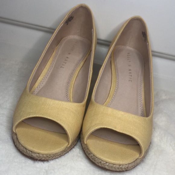 New! Kelly & Katie Kaydena Yellow Wedge - Picture 7 of 12